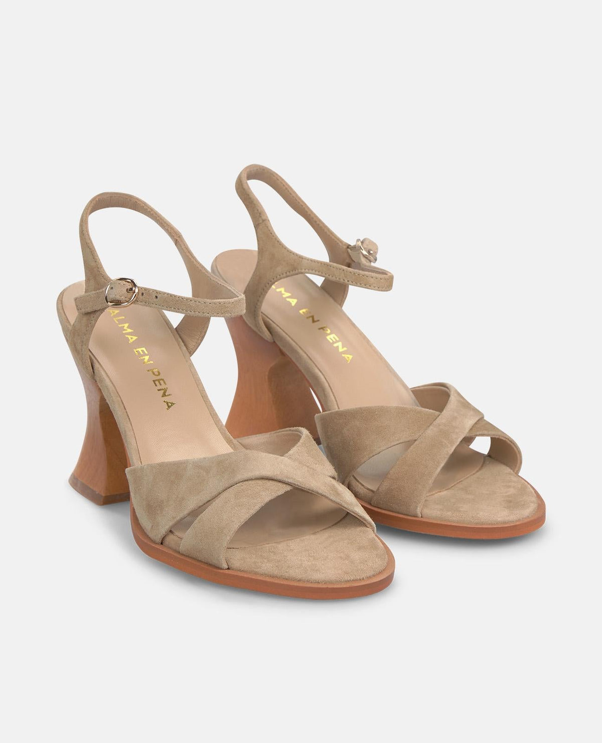 SANDALIA CON TACON DE MADERA