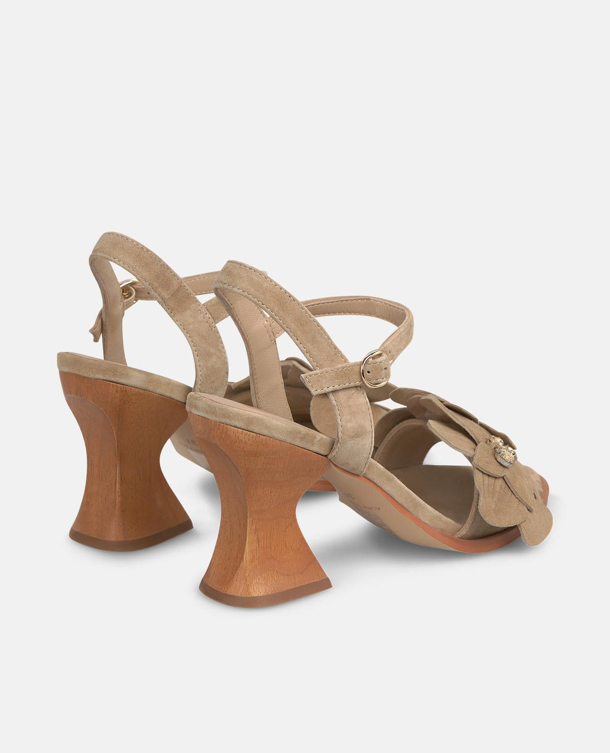 SANDALIA DETALLE FLOR CON TACON DE MADERA