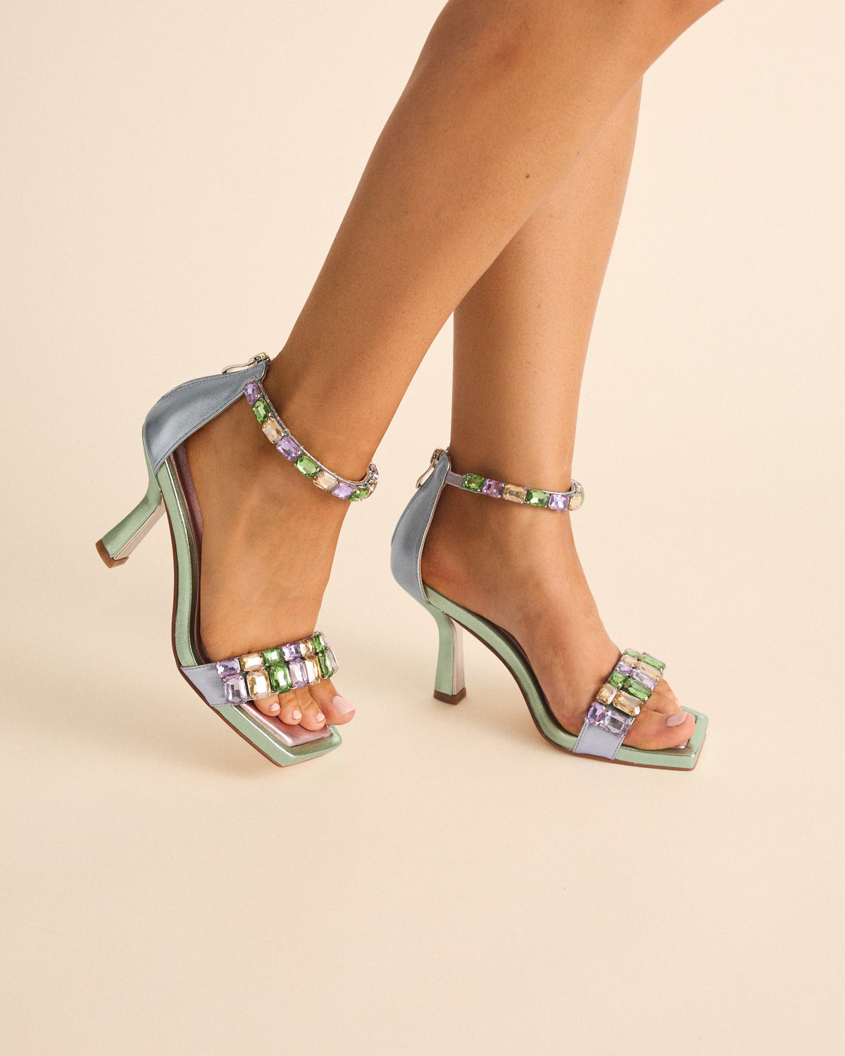 SANDALIA DE TACON MULTICOLOR